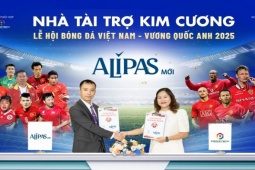 Alipas cùng  biệt đội  huyền thoại Manchester Reds khẳng định bản lĩnh nam giới hiện đại