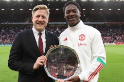 Tin mới nhất bóng đá sáng 21/6: MU để mất nhân vật quan trọng vào tay Everton