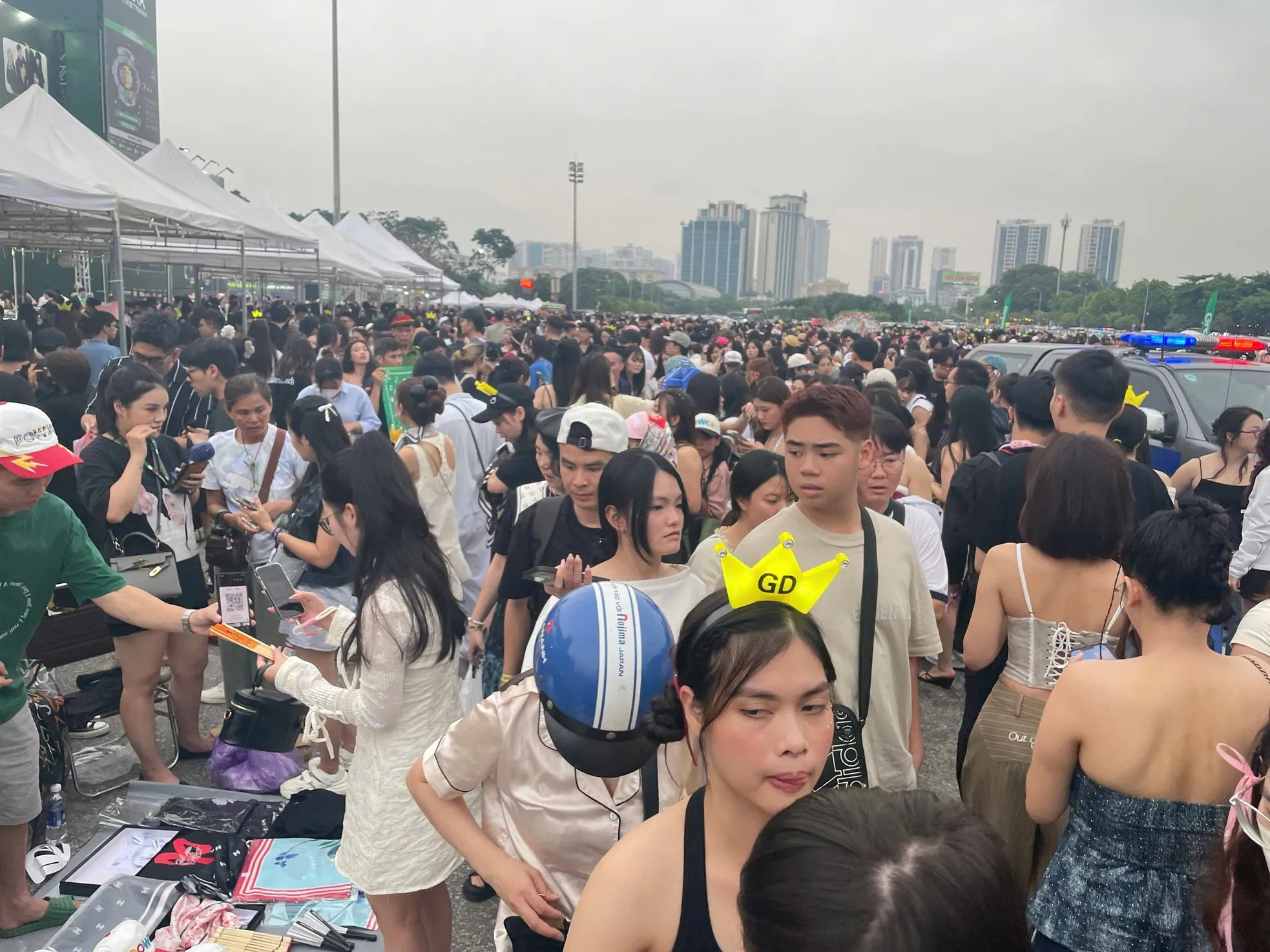 Biển người đổ về sân Mỹ Đình - 17