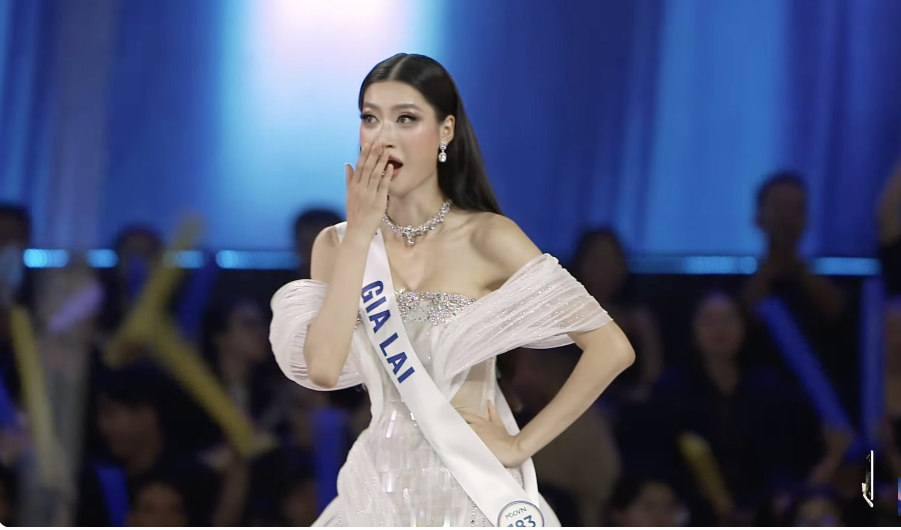 Người đẹp Hoàng Kim Ngân