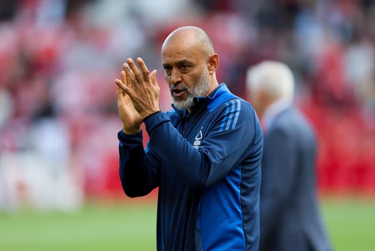 HLV Santo gắn bó lâu dài với Nottingham Forest