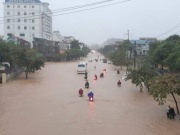 Mưa lớn khiến 1 người chết, nhiều nơi bị ngập nặng