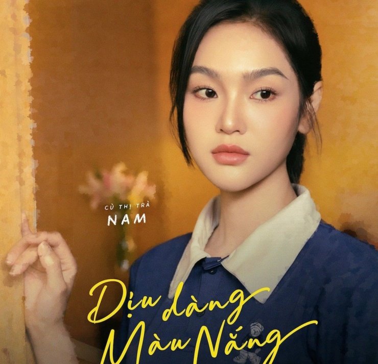 Trong phim "Dịu dàng màu nắng" đang phát sóng hàng ngày trên giờ vàng VTV, Cù Thị Trà vào vai Nam - nữ công nhân nhà máy bánh kẹo trầm lặng, khô khan.