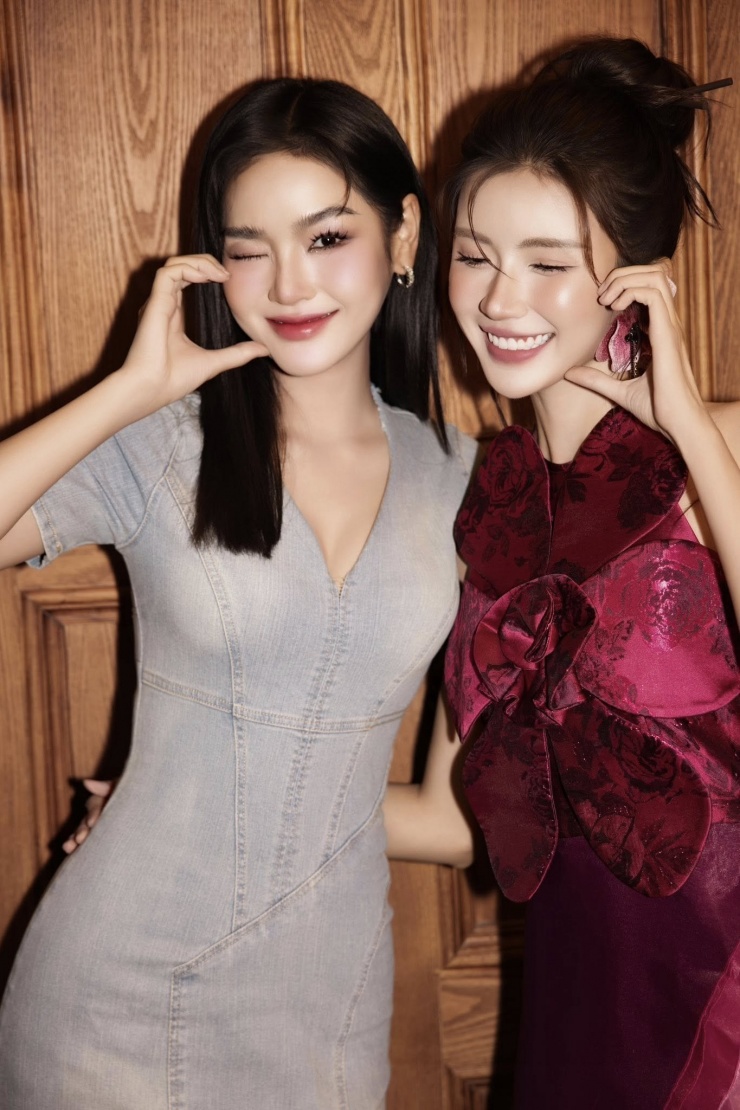 Cù Thị Trà và Ngọc Huyền cùng tham gia "Dịu dàng màu&nbsp;nắng". Hai nữ diễn viên ngoài đời bằng tuổi nhau, cùng sinh năm 1999.&nbsp;