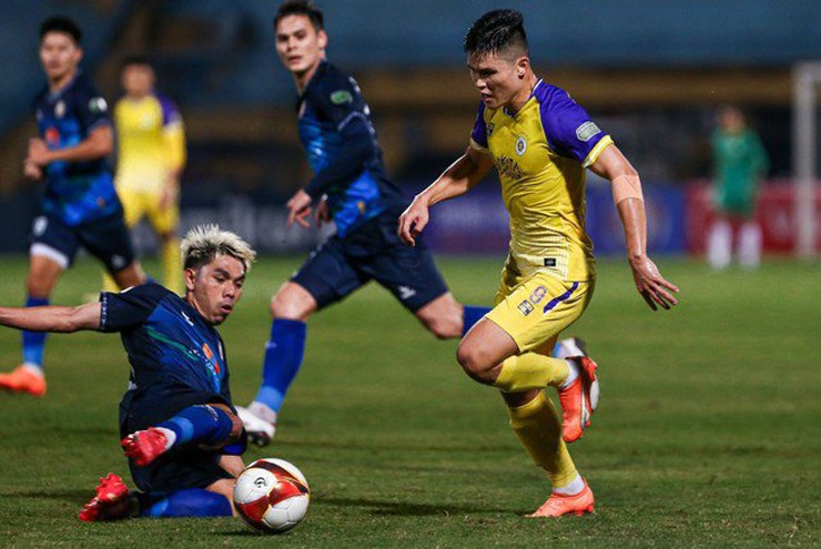 Trực tiếp bóng đá Bình Định - Hà Nội: Thanh Phong bỏ lỡ cận thành (V-League) (Hết giờ)