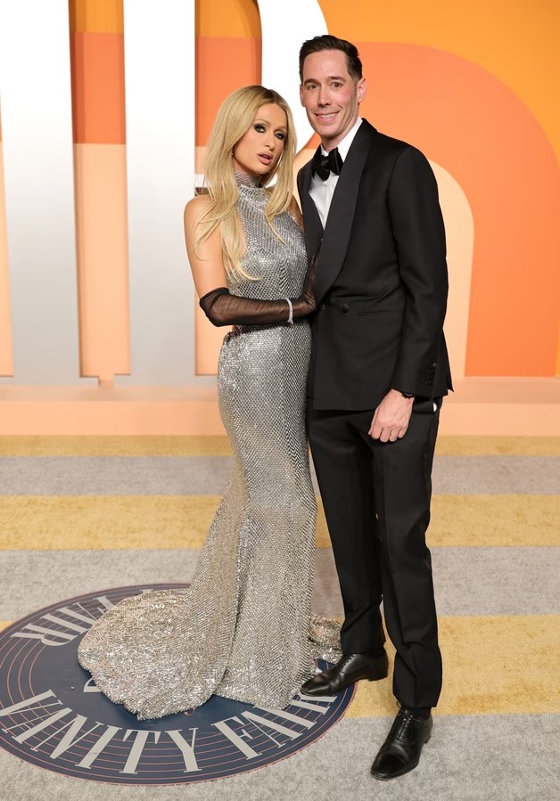 Paris Hilton và chồng.
