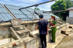 Công an Thanh Hóa xác minh vụ hàng nghìn nước mắm bị vứt bỏ bên đường