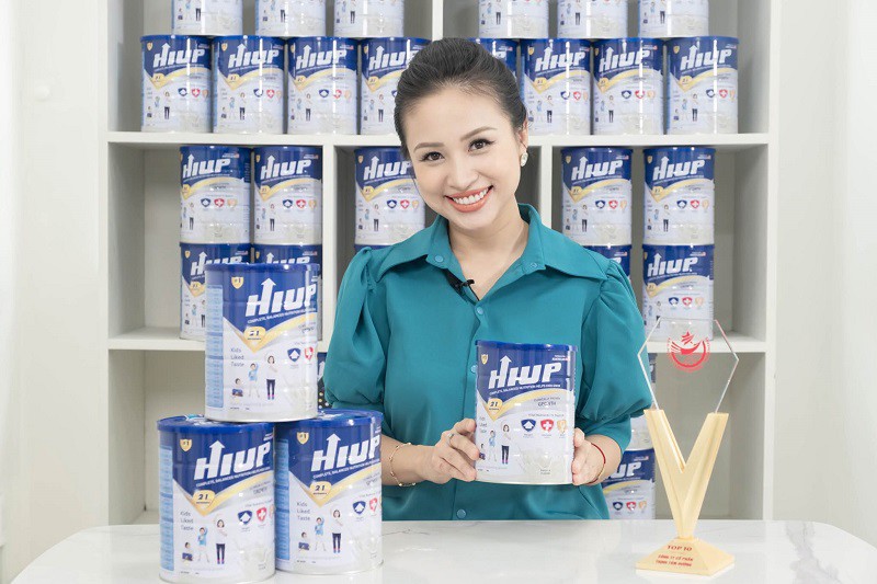 MC Vân Hugo quảng cáo sữa HIUP.