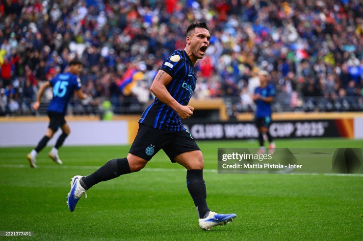 Lautaro Martinez lại giải cứu Inter Milan