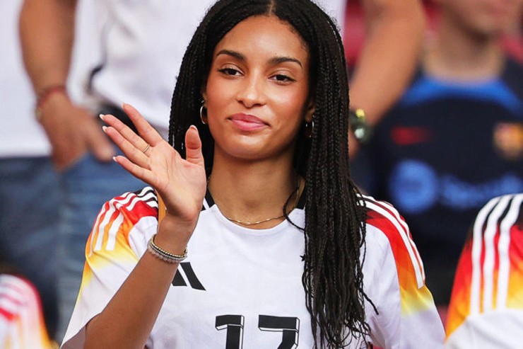 Trầm trồ với nhan sắc bạn gái Florian Wirtz, sao đắt giá nhất lịch sử nước Anh - 4