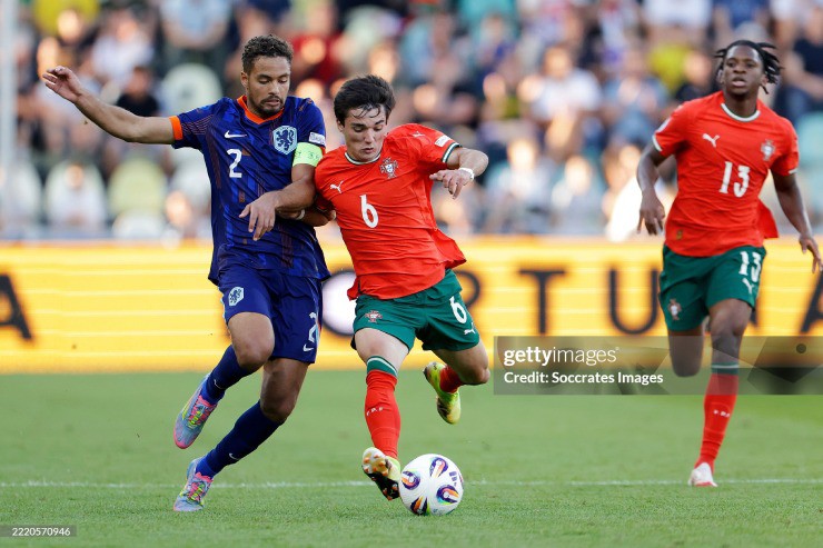 U21 Bồ Đào Nha thua sốc dù chơi hơn người từ phút 21