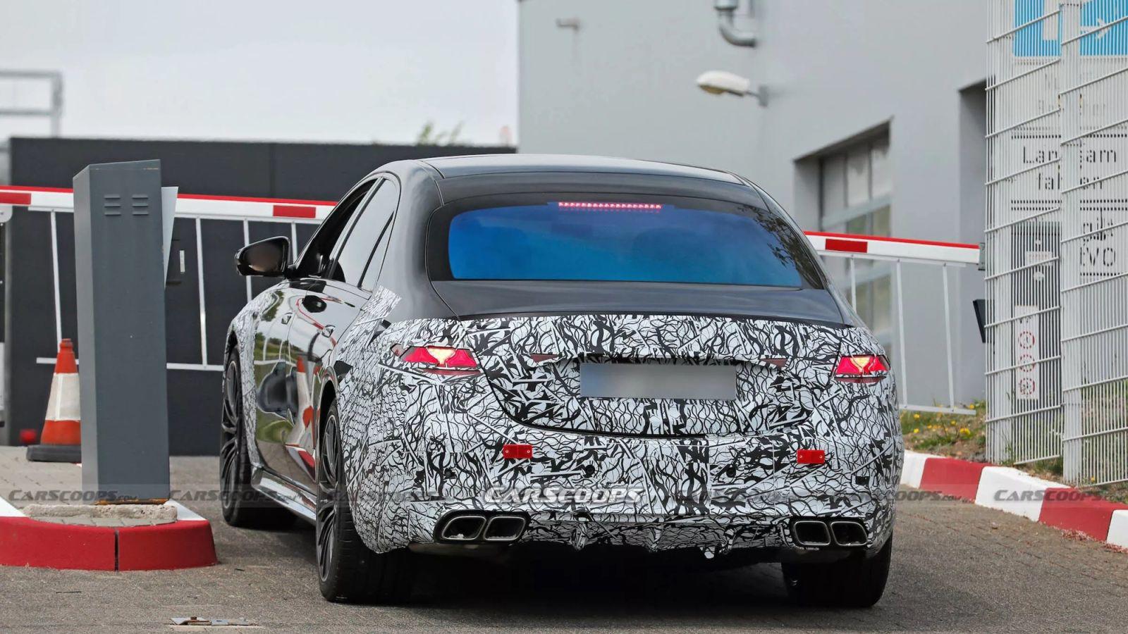 Mercedes-AMG S63 phiên bản nâng cấp lộ diện trên đường phố - 4