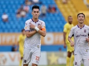 V-League hạ màn ấn tượng: Nam Định vỡ òa niềm vui vô địch, Tiến Linh nhận danh hiệu