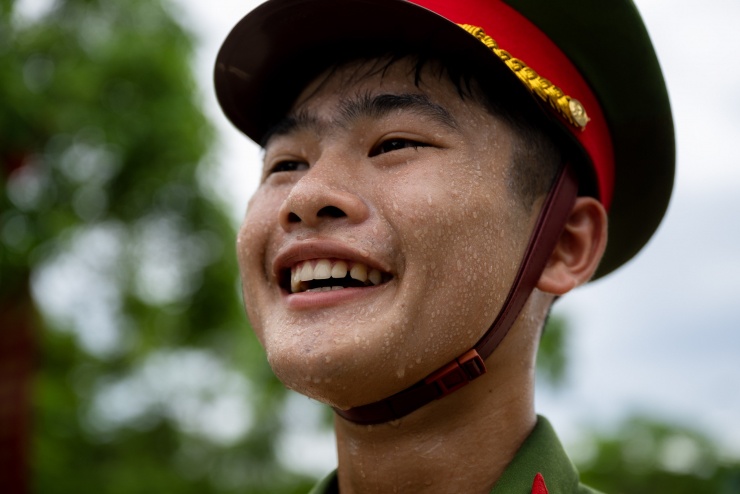 Mồ hôi thấm áo chiến sĩ CAND dưới nắng nóng 40 độ: Những hình ảnh xúc động trên thao trường, hướng đến lễ diễu binh 2/9 - 9