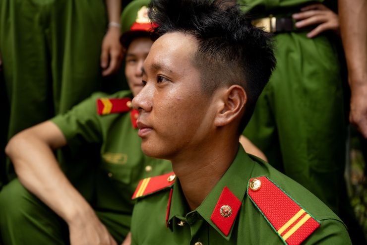 Mồ hôi thấm áo chiến sĩ CAND dưới nắng nóng 40 độ: Những hình ảnh xúc động trên thao trường, hướng đến lễ diễu binh 2/9 - 18