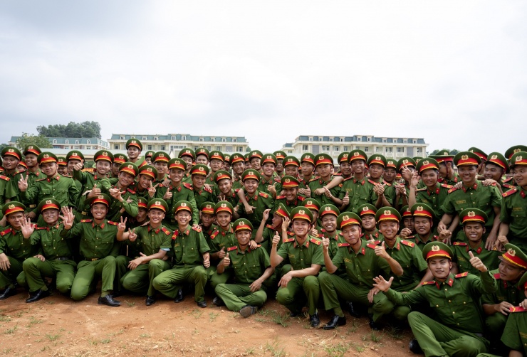 Mồ hôi thấm áo chiến sĩ CAND dưới nắng nóng 40 độ: Những hình ảnh xúc động trên thao trường, hướng đến lễ diễu binh 2/9 - 21