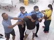 Nam thanh niên bất ngờ đấm vào mặt điều dưỡng cấp cứu ở Khánh Hòa