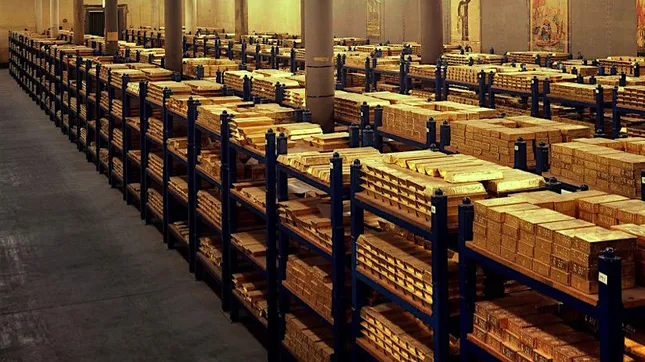 Các ngân hàng trung ương trên thế giới sẽ tiếp tục tăng dự trữ vàng trong 12 tháng tới. Ảnh: Miningmx.