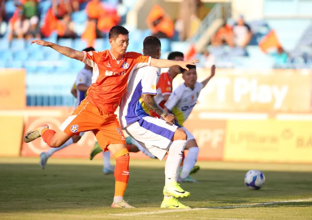 Vì sao VPF bác yêu cầu đổi sân đá trận play-off của SHB Đà Nẵng? - 1