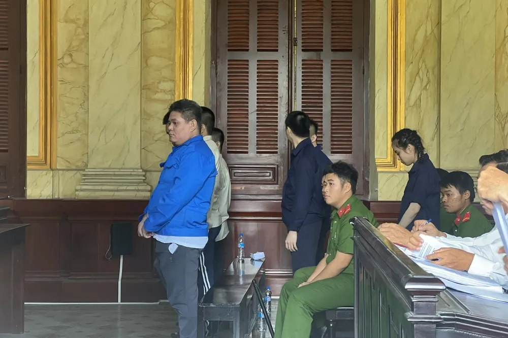 Các bị cáo tại phiên tòa. Ảnh: HUỲNH THƠ