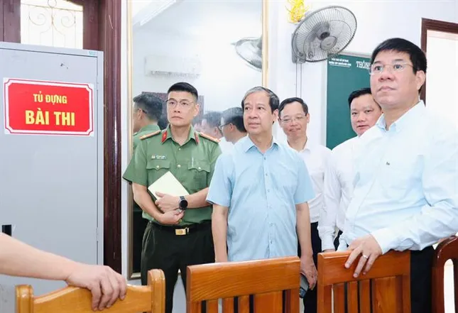 Bộ trưởng Bộ GD - ĐT Nguyễn Kim Sơn, kiểm tra công tác chuẩn bị Kỳ thi tốt nghiệp THPT năm 2025 thi tại tỉnh Thái Bình.