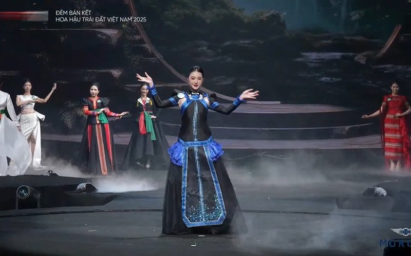 Thí sinh hoa hậu catwalk với đồ tái chế từ bao tải, diễn áo tắm rực lửa - 23