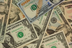 Thế giới chờ đợi phản ứng của Iran, đồng USD tăng vọt