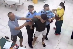 Nam thanh niên bất ngờ đấm vào mặt điều dưỡng cấp cứu ở Khánh Hòa