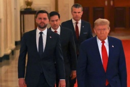 Thứ được ông Trump gọi là  " đẹp đẽ "  đang đối mặt với tranh cãi chính trị gay gắt
