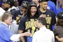 Ngôi sao gốc Việt làm nên lịch sử với chức vô địch NBA