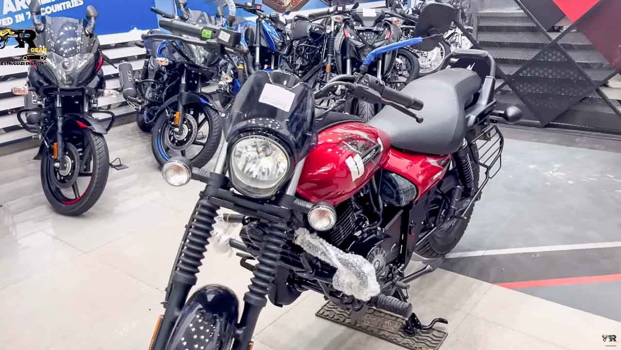 Cả hai mẫu xe đều thuộc phân khúc cruiser tiêu chuẩn