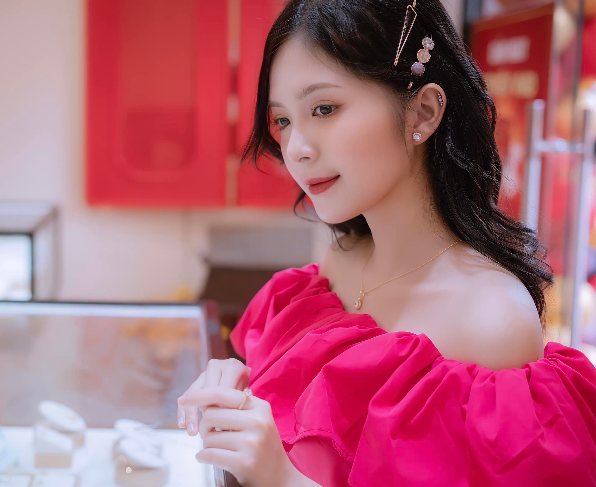 Cô gái khiến bao chàng trai tiếc nuối khi sắp thành vợ người ta - 8