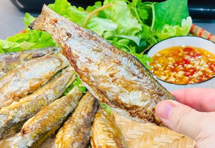Với hương vị đậm đà, dễ bảo quản, giá khoảng 150.000 đồng/kg, nhiều người thành phố đặt mua để làm quà biếu hay tích trữ ăn dần.&nbsp;
