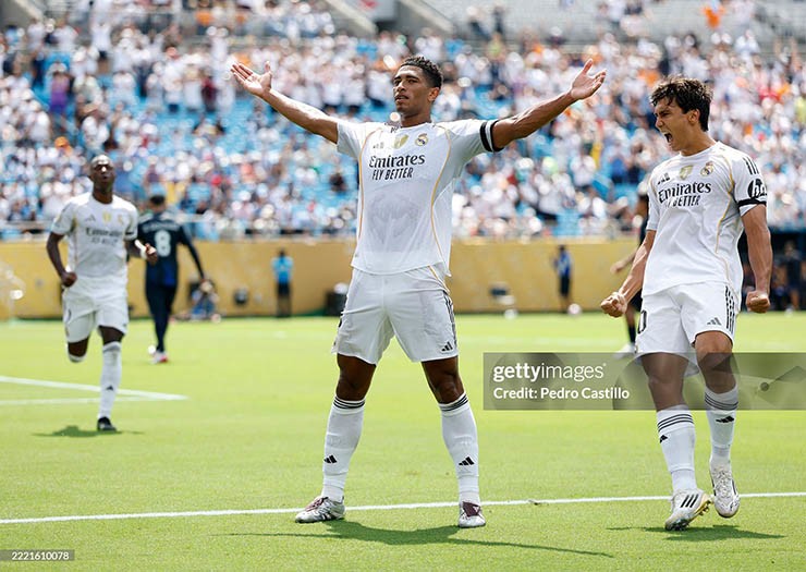 Bellingham ghi bàn cho Real Madrid ở trận gặp Pachuca