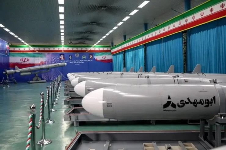 Iran có kho tên lửa tầm xa quy mô và vẫn có thể tiếp tục phóng về phía Israel trong những ngày tới. Ảnh: Topcor.ru.