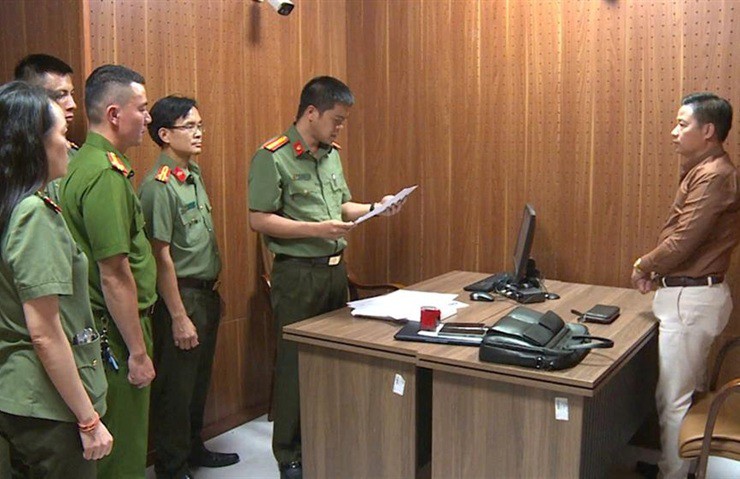 Cơ quan An ninh điều tra - Bộ Công an thông báo quyết định khởi tố bị can đối với Sỹ Anh Tuyên - Chủ tịch HĐQT Công ty cổ phần nước GMT. Ảnh: Bộ Công an
