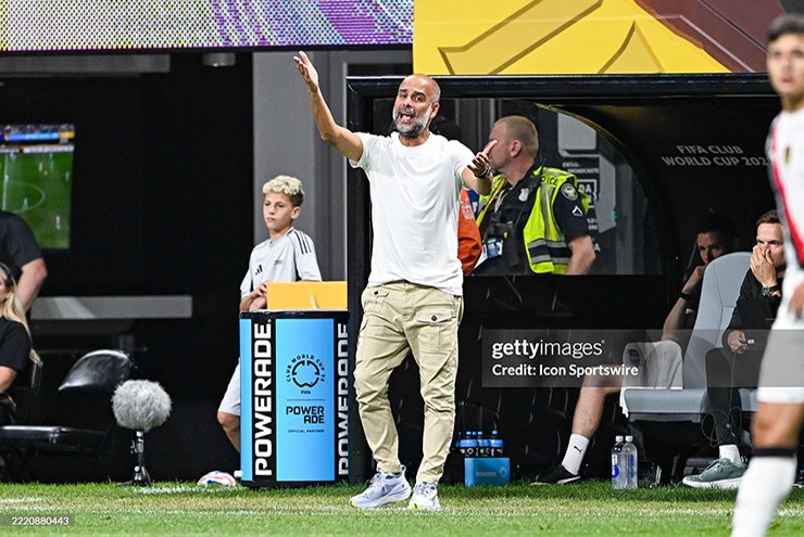 Man City thắng 5-0 nhưng HLV Guardiola giận dữ nhiều hơn là vui mừng