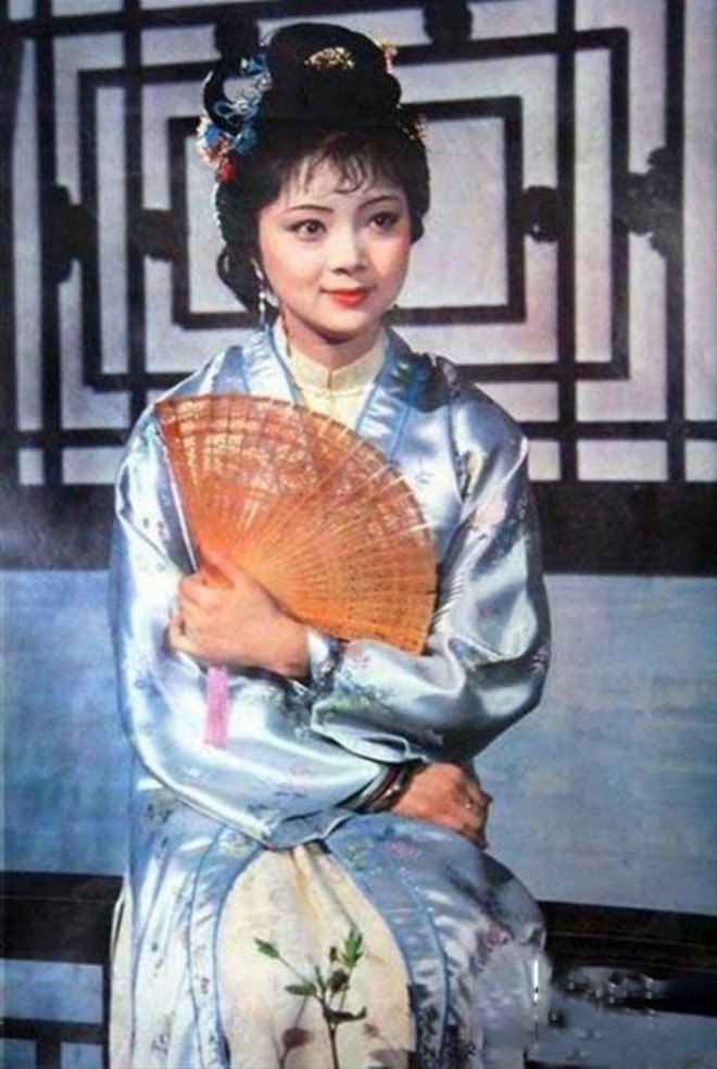 Cuộc sống tuổi 60 của mỹ nhân "Hồng Lâu Mộng", rời làng giải trí vẫn dính tai tiếng - 3
