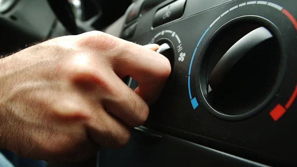 Xử lý kính lái khi bị hấp hơi sương nhanh nhất mà các bác tài cần biết - 3