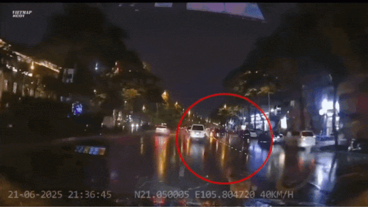 Một ngày, 3 vụ xe máy đâm vào hàng rào phân cách Võ Chí Công, Phạm Văn Đồng - 1