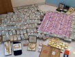 Đập vỡ tường nhà vệ sinh, phát lộ khối tài sản phi pháp khổng lồ
