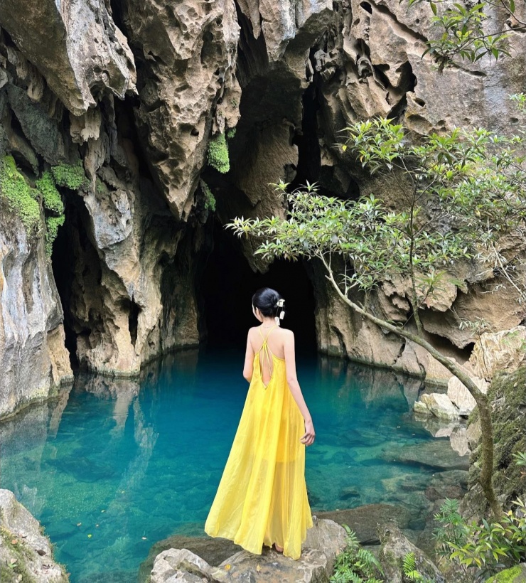 Du khách tìm về với thiên nhiên hùng vĩ.