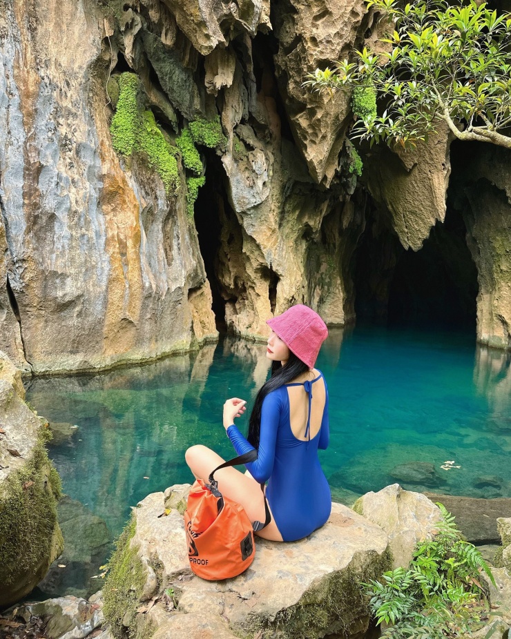 Bức tranh thiên nhiên yên bình hiện ra trước mắt du khách.