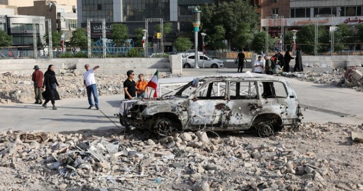 Cảnh đổ nát ở Tehran sau đòn tập kích của Israel. Ảnh: New York Times