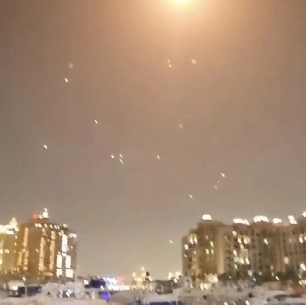 Hệ thống phòng không được kích hoạt ở Doha. Ảnh: Telegraph