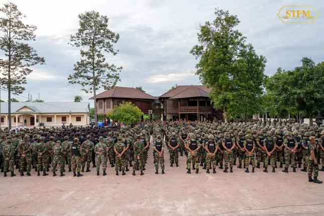 Hình ảnh lực lượng tuyến đầu ở Preah Vihear đón Thủ tướng Campuchia Hun Manet đến thăm. (Nguồn: Fb)