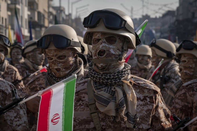 Thành viên Lực lượng Vệ binh Cách mạng Hồi giáo Iran diễu binh ở Tehran tháng 1/2025. Ảnh: AFP
