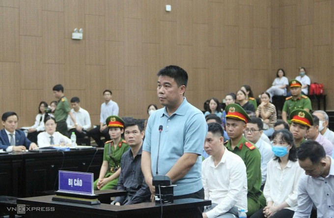 Ông Nguyễn Văn Hậu (tức Hậu "Pháo", Chủ tịch HĐQT Tập đoàn Phúc Sơn) tại phiên tòa sáng 24/6. Ảnh: Danh Lam