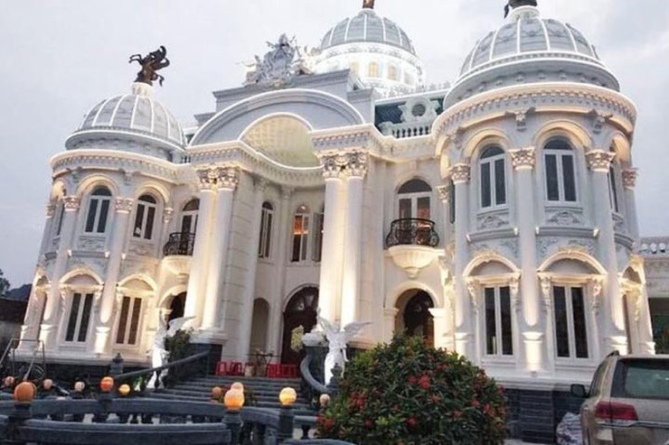 Công trình ấn tượng của doanh nhân Trịnh Đình Xuân - một người hoạt động trong lĩnh vực sản xuất vật liệu xây dựng.
