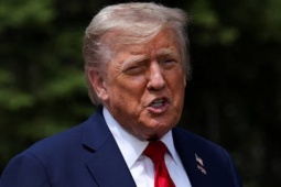 Ông Trump đáp trả tuyên bố của ông Medvedev về Iran